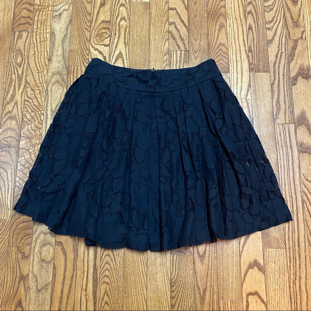 Ann Taylor Loft A line lace overlay lined skirt EUC Size 2